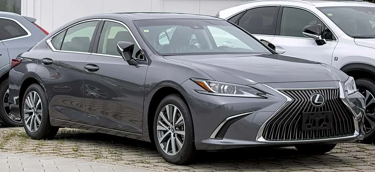 Lexus ES — zdjęcie modelu