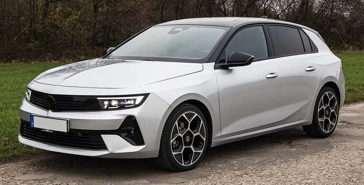 Opel Astra — zdjęcie modelu